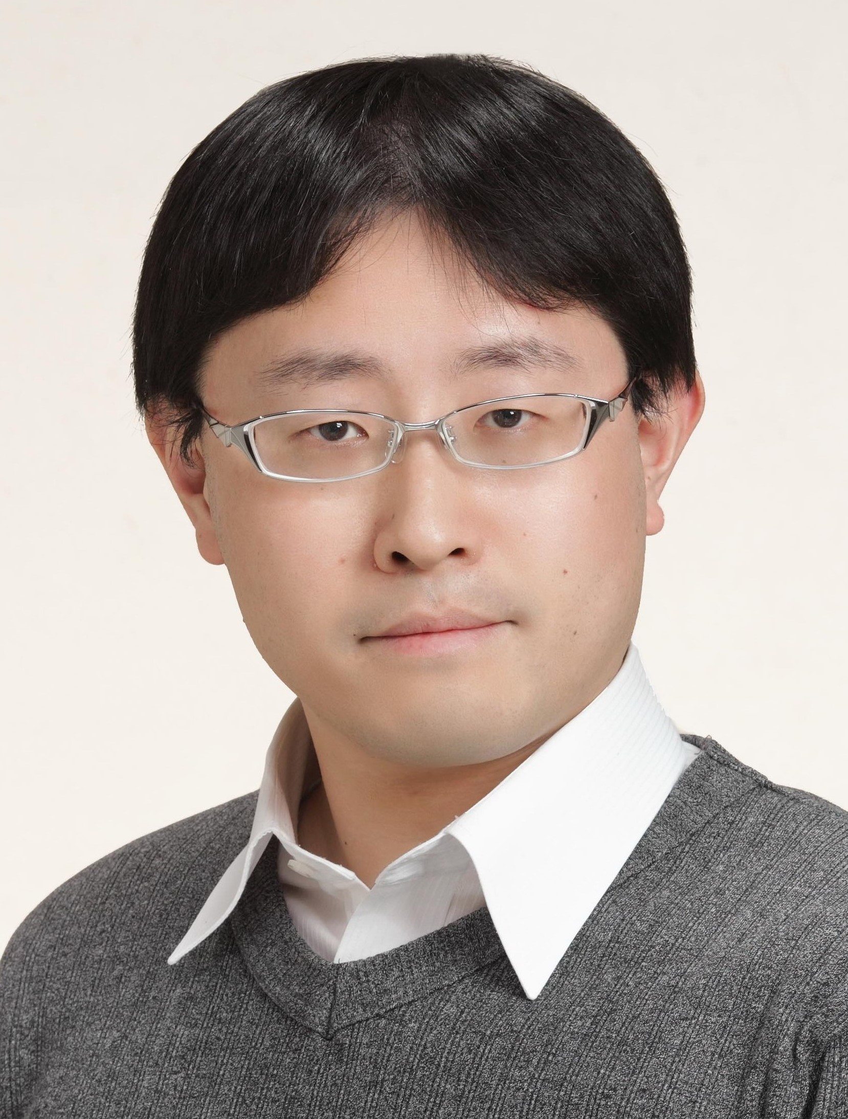 塩谷 哲史